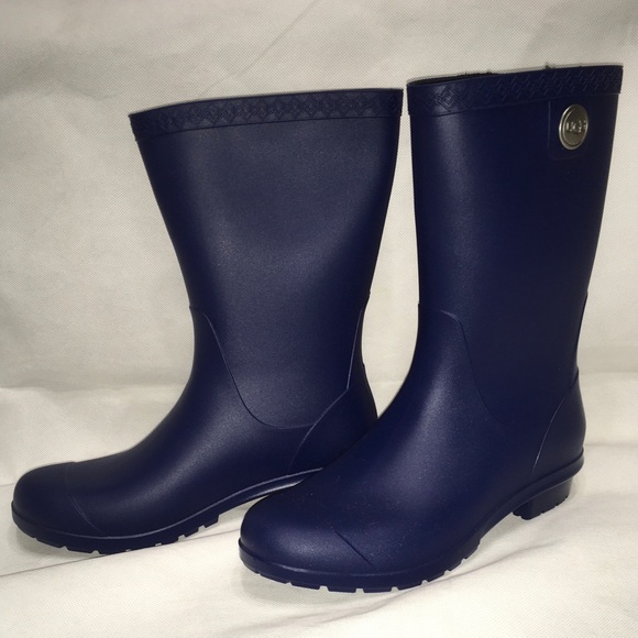 UGG Sienna Matte Rain Boots - Picture 4 of 16